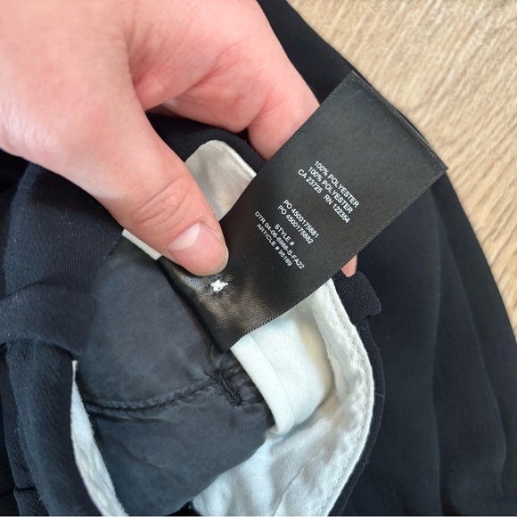 Aritzia Wilfred Effortless Pant Short - Picture 7 of 7